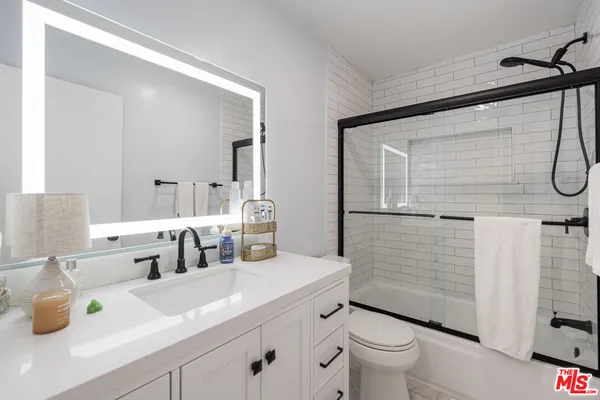$579,000 | 25795 Vista Fairways Drive, Valencia, CA 91355