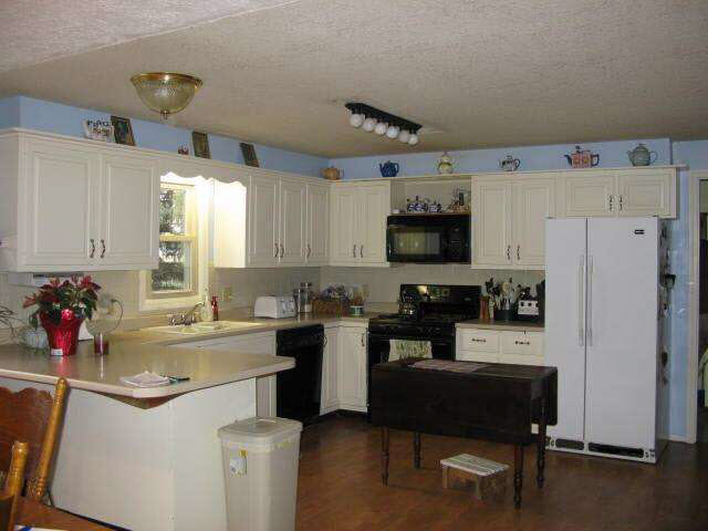 9724 Thimler Road Woodburn, IN 46797 - Photo 3 of 8 Gallery Image 3