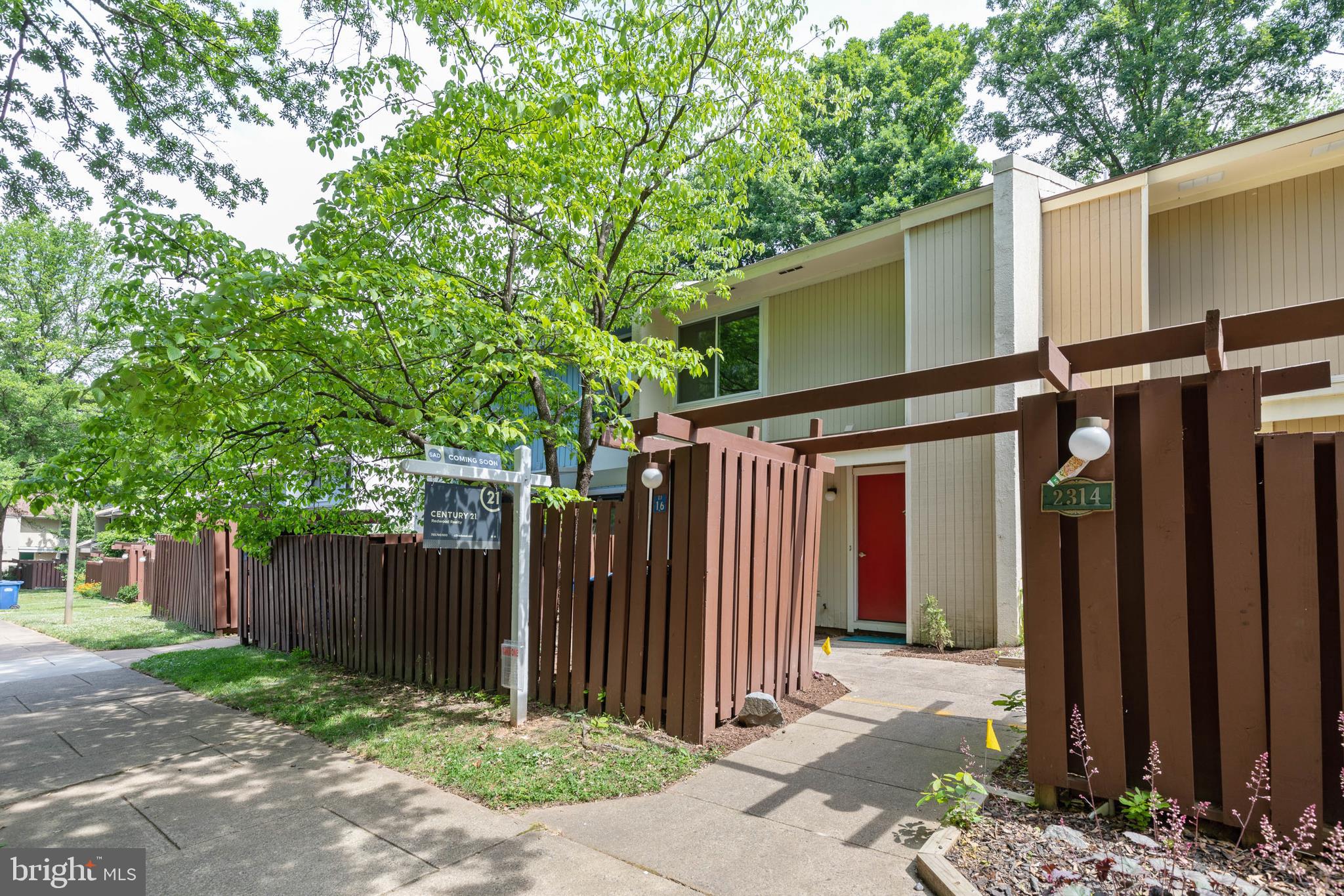 2316 Southgate Square Reston, VA 20191 - Photo 3 of 34 Front Exterior