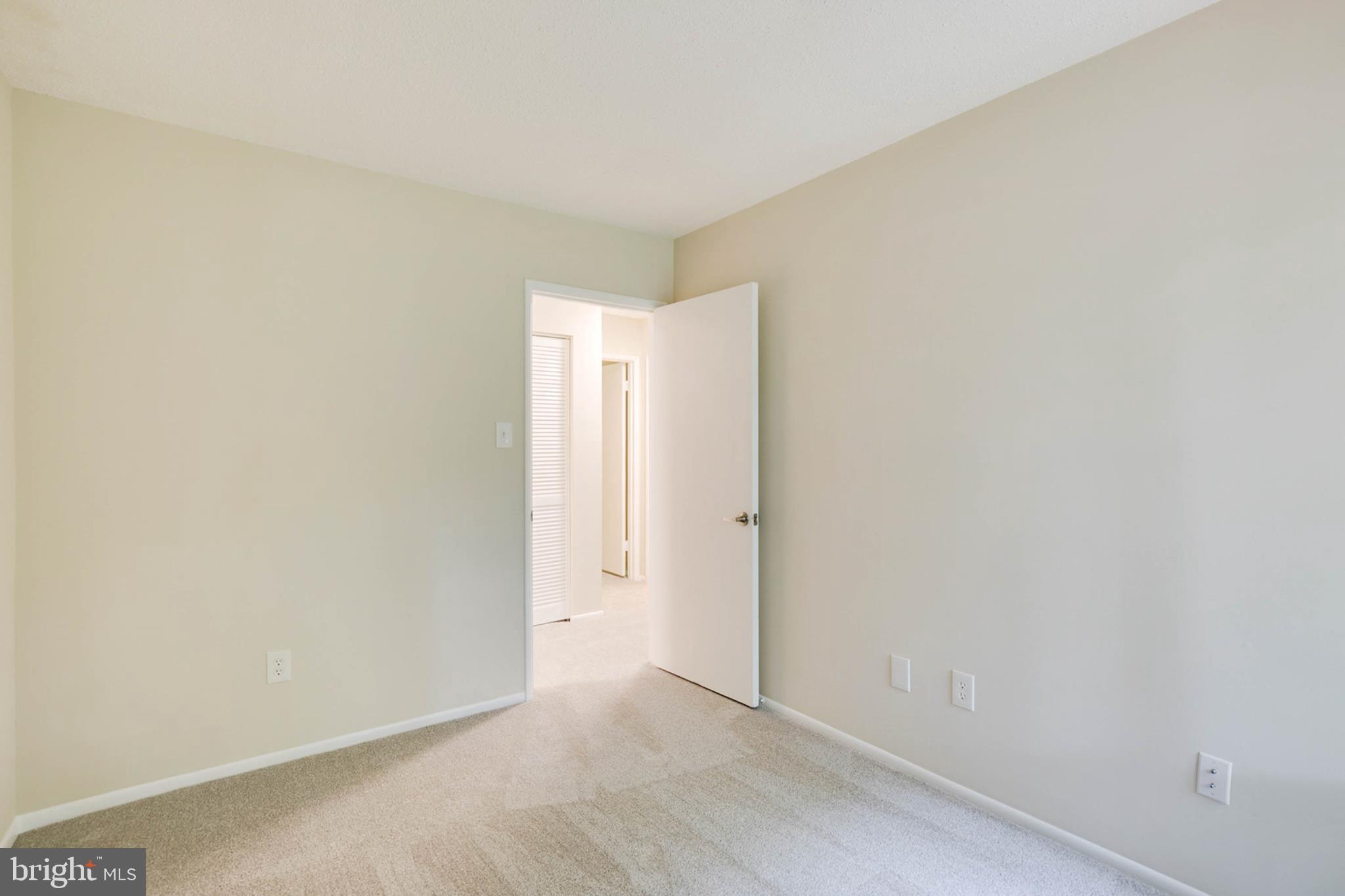2316 Southgate Square Reston, VA 20191 - Photo 27 of 34 3rd Bedroom