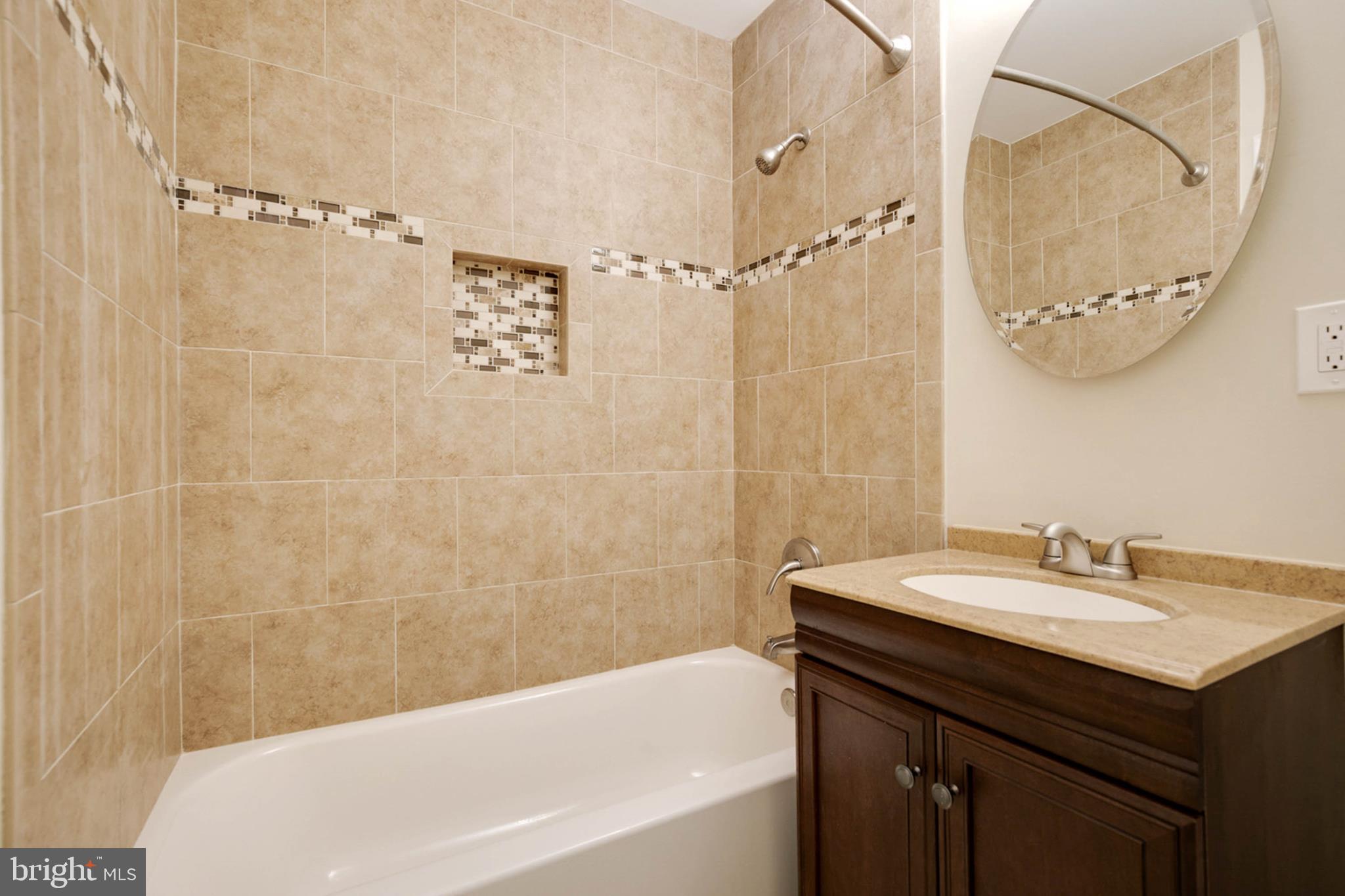 2316 Southgate Square Reston, VA 20191 - Photo 28 of 34 Hall Bathroom