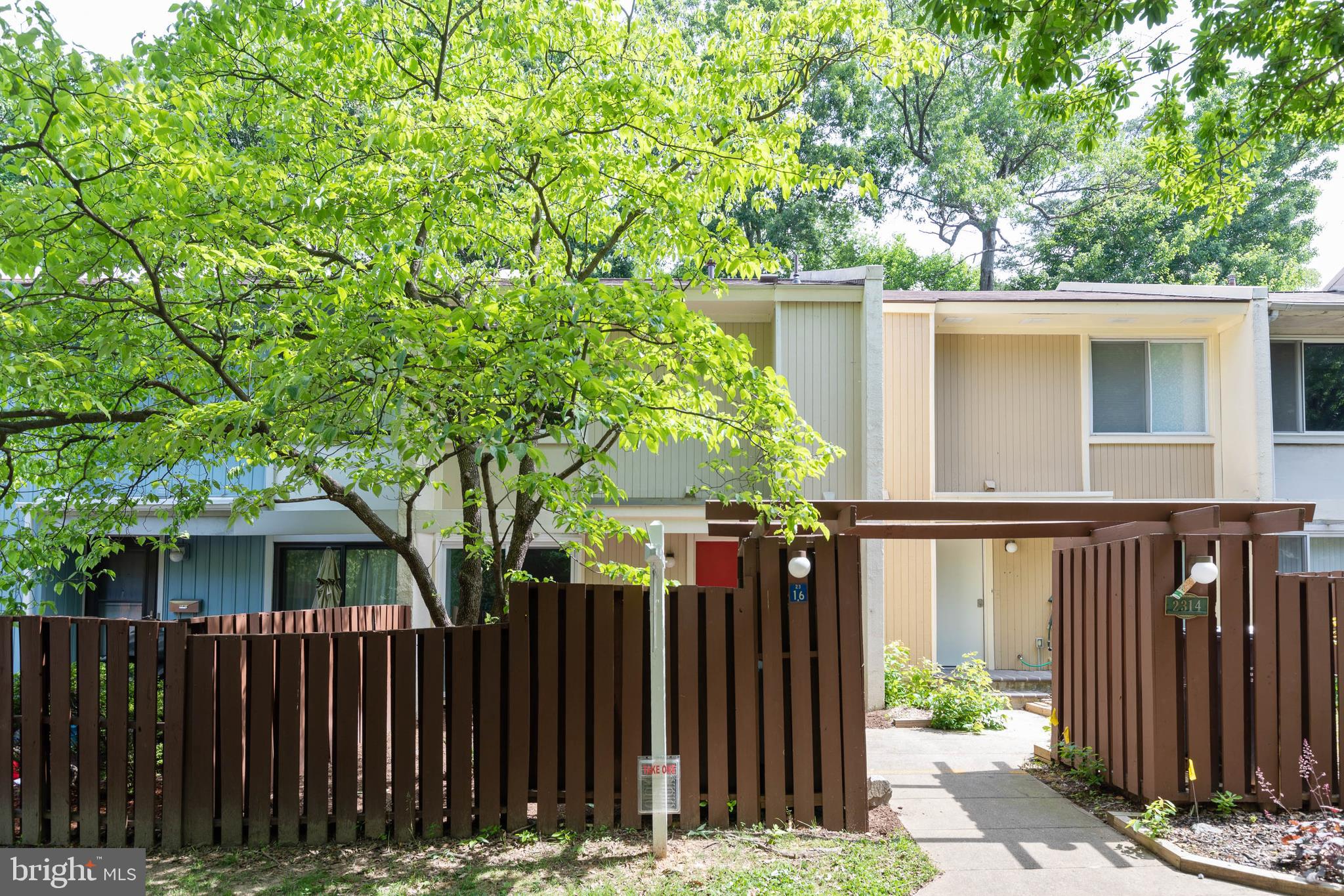 2316 Southgate Square Reston, VA 20191 - Photo 4 of 34 Front Exterior