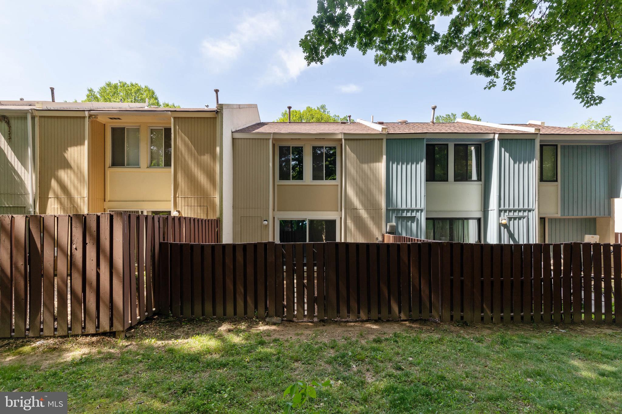 2316 Southgate Square Reston, VA 20191 - Photo 33 of 34 Exterior Rear