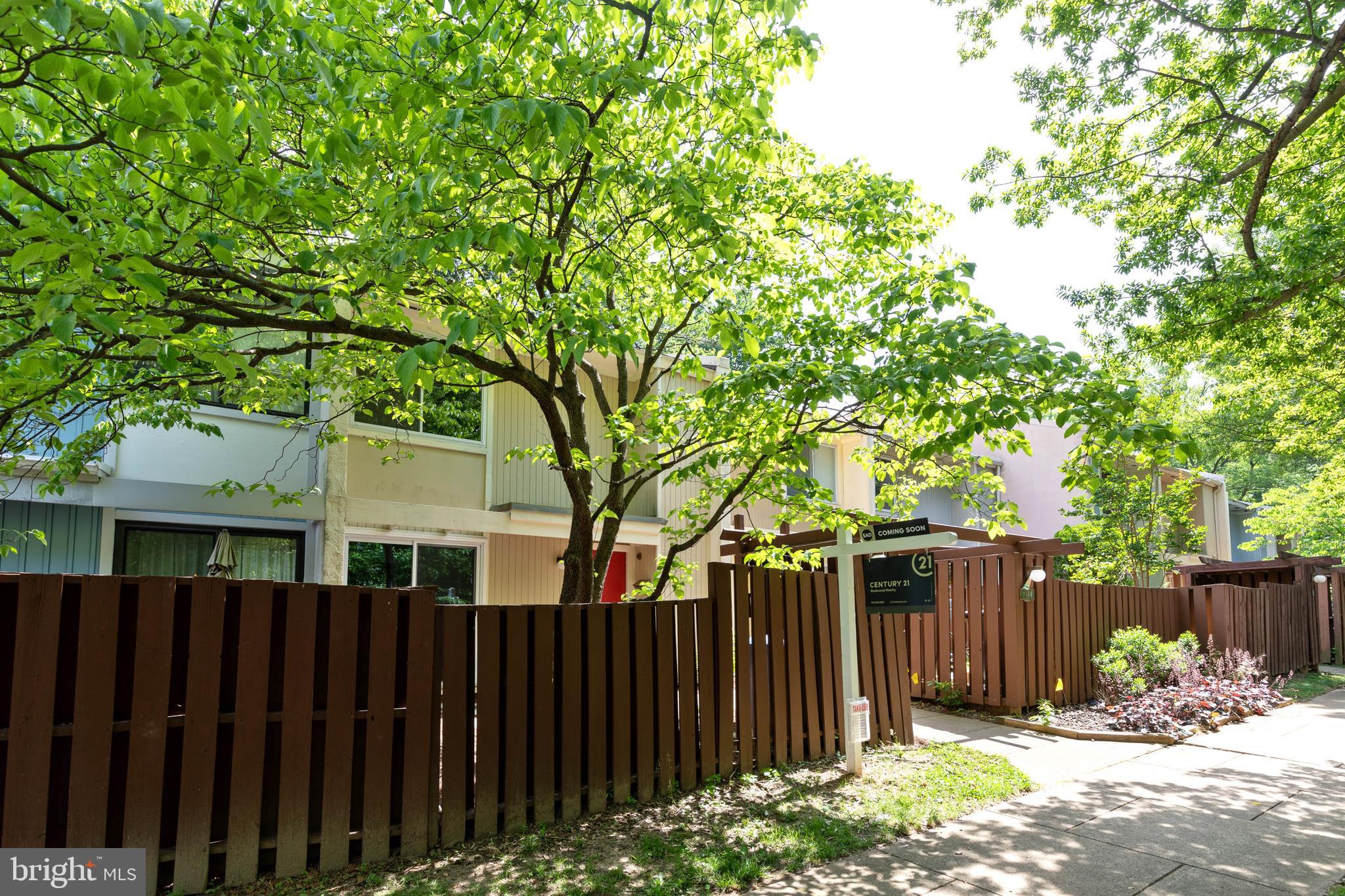 2316 Southgate Square Reston, VA 20191 - Photo 5 of 34 Front Exterior