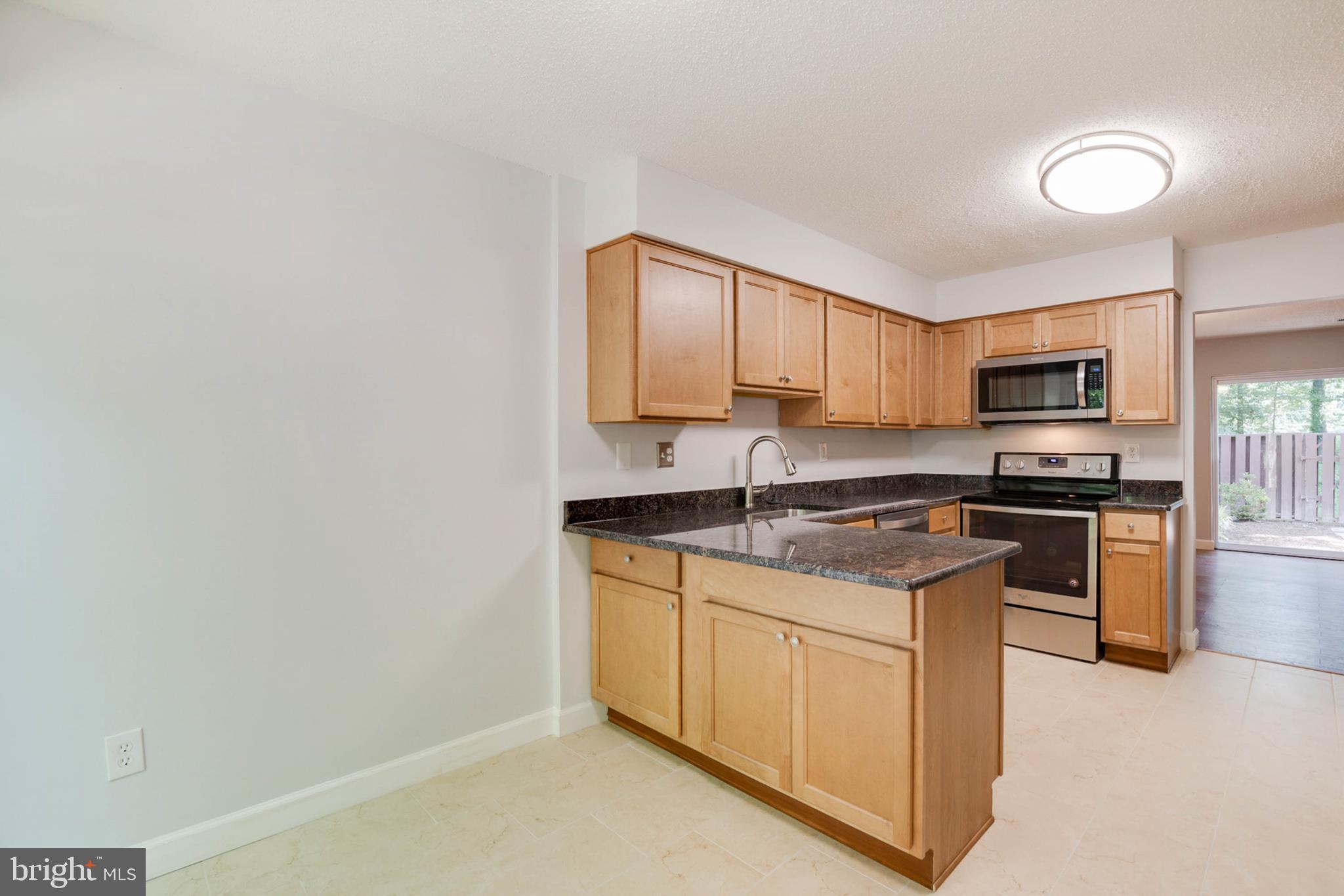 2316 Southgate Square Reston, VA 20191 - Photo 9 of 34 Kitchen with Table Area