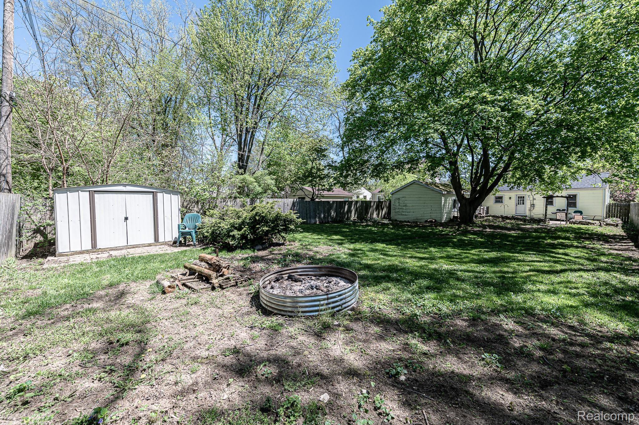 5335 Drayton Road Clarkston, MI 48346 - Photo 23 of 31 HardyMediaCompany-22.jpg