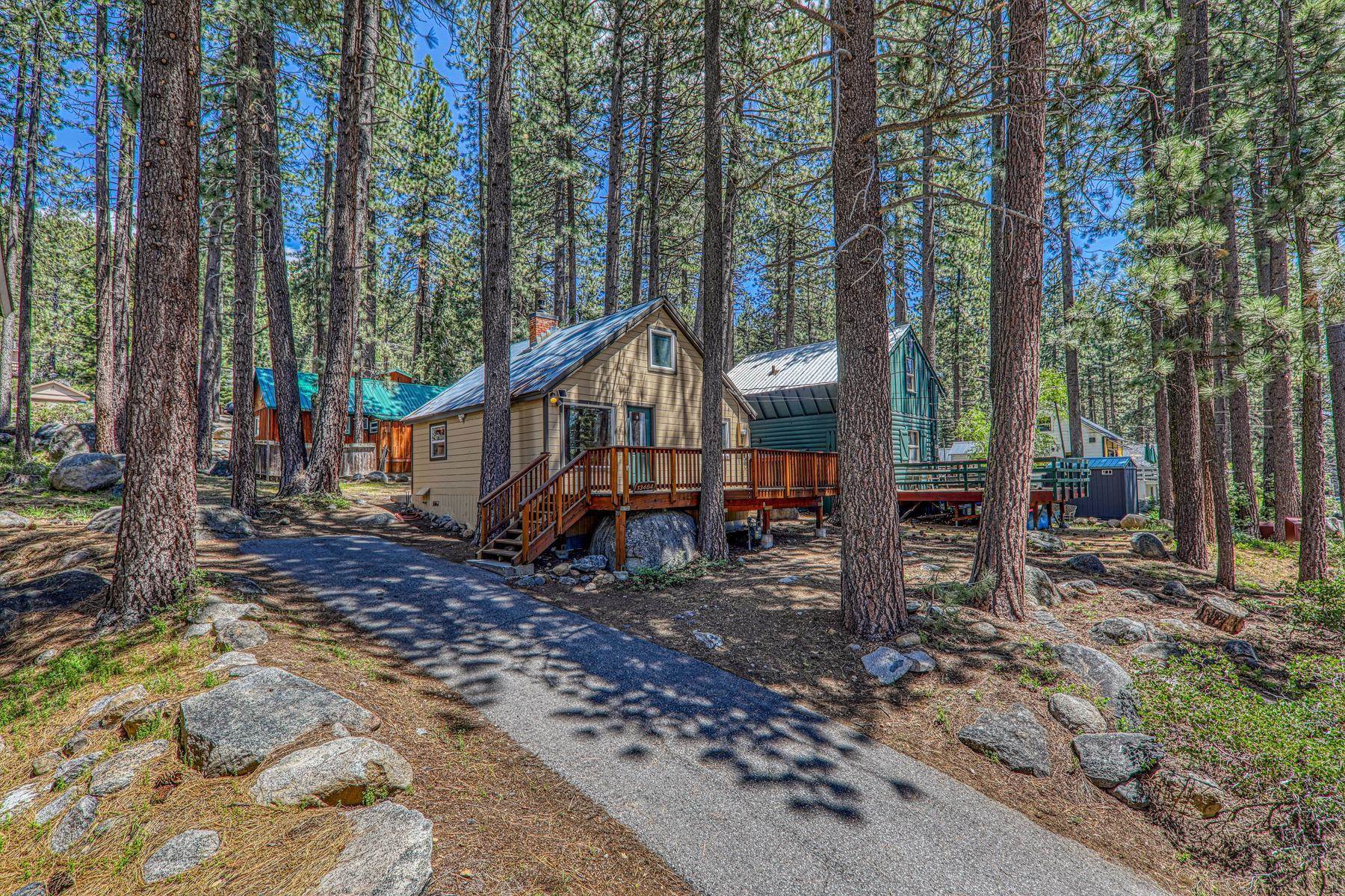 13464 Moraine Road Truckee, CA 96161 - Photo 4 of 28