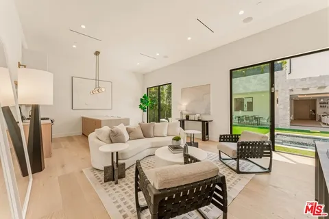 $3,899,000 | 4630 Saloma Avenue, Sherman Oaks, CA 91403