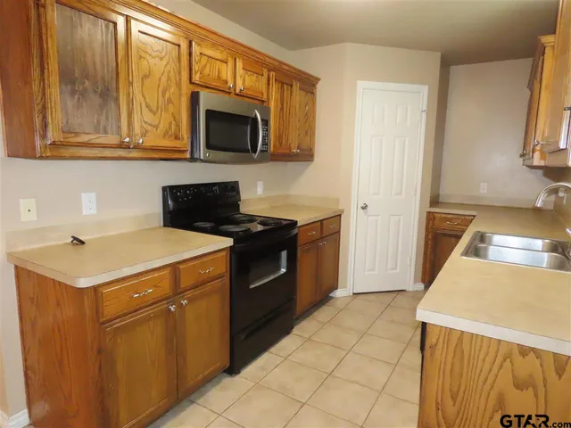 $1,350 | 15494 Farm To Market Road 849, Unit A, Lindale, TX 75771