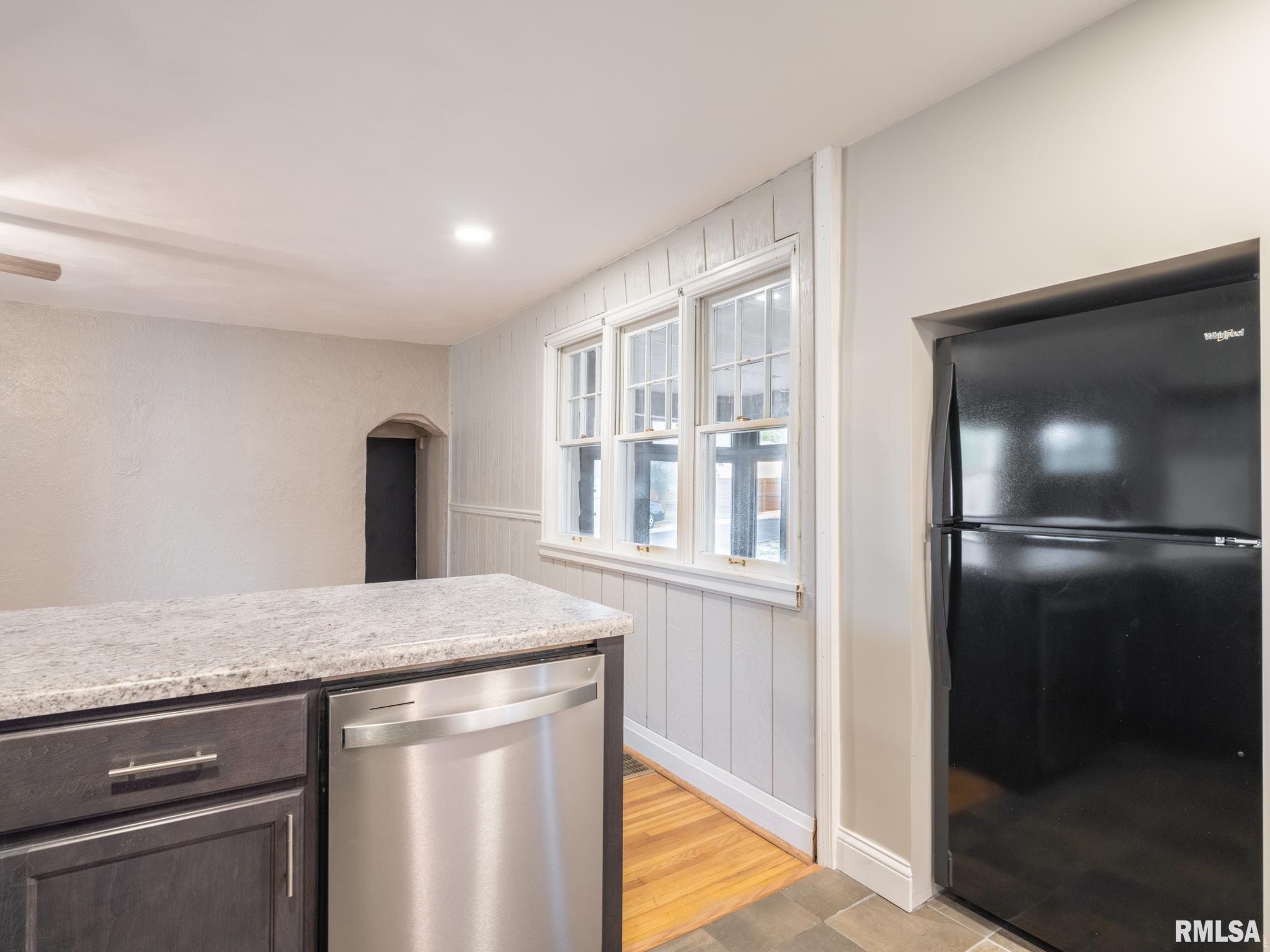596 Roosevelt Street Creve Coeur, IL 61610 - Photo 11 of 43