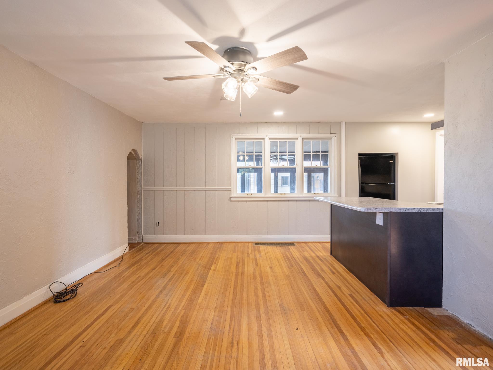 596 Roosevelt Street Creve Coeur, IL 61610 - Photo 15 of 43