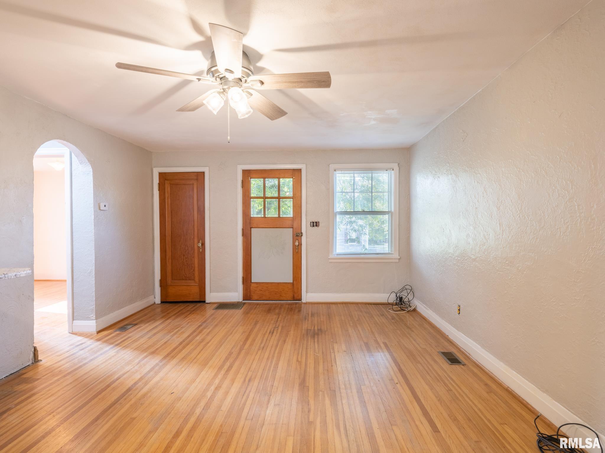596 Roosevelt Street Creve Coeur, IL 61610 - Photo 16 of 43