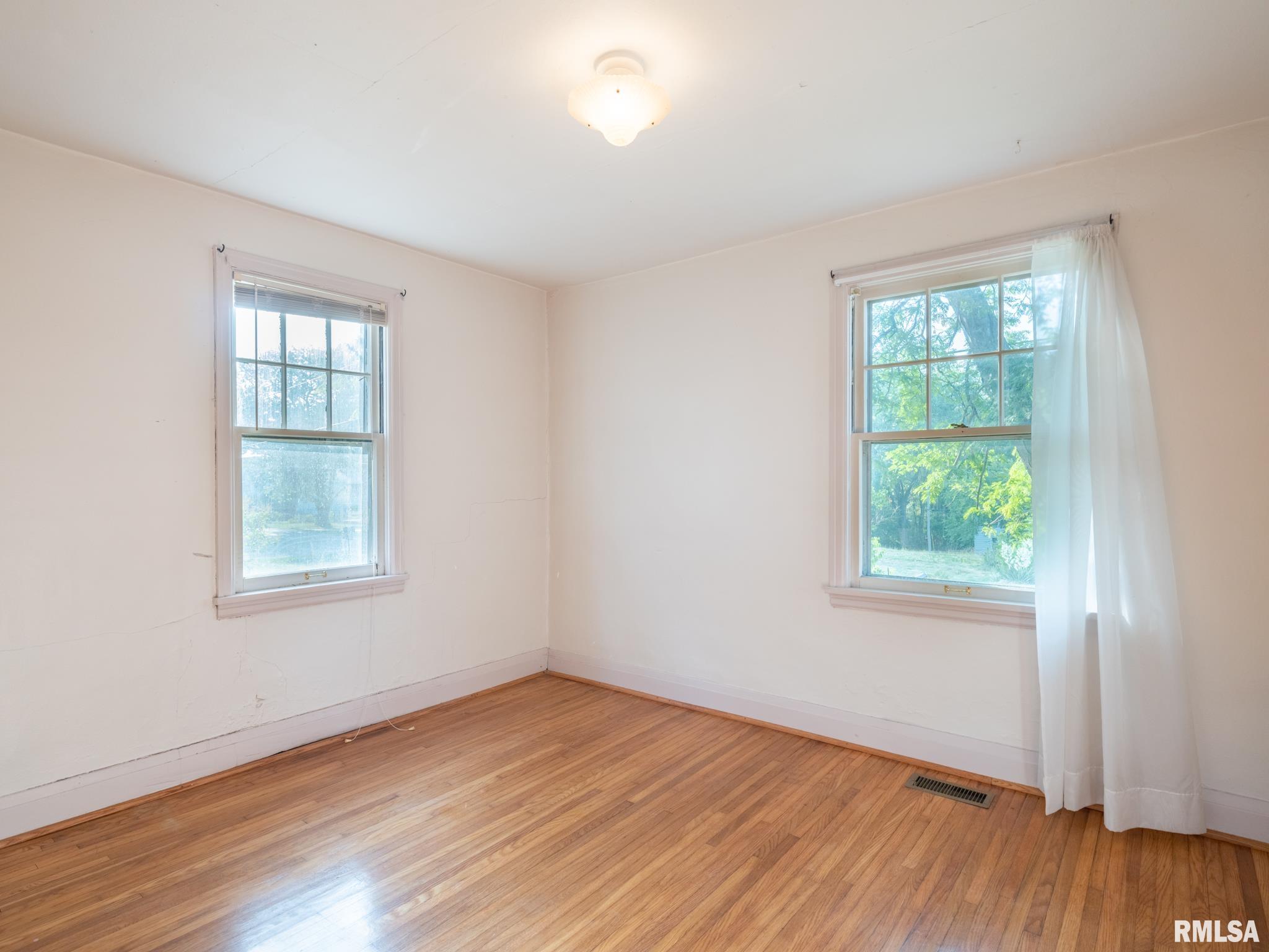 596 Roosevelt Street Creve Coeur, IL 61610 - Photo 21 of 43
