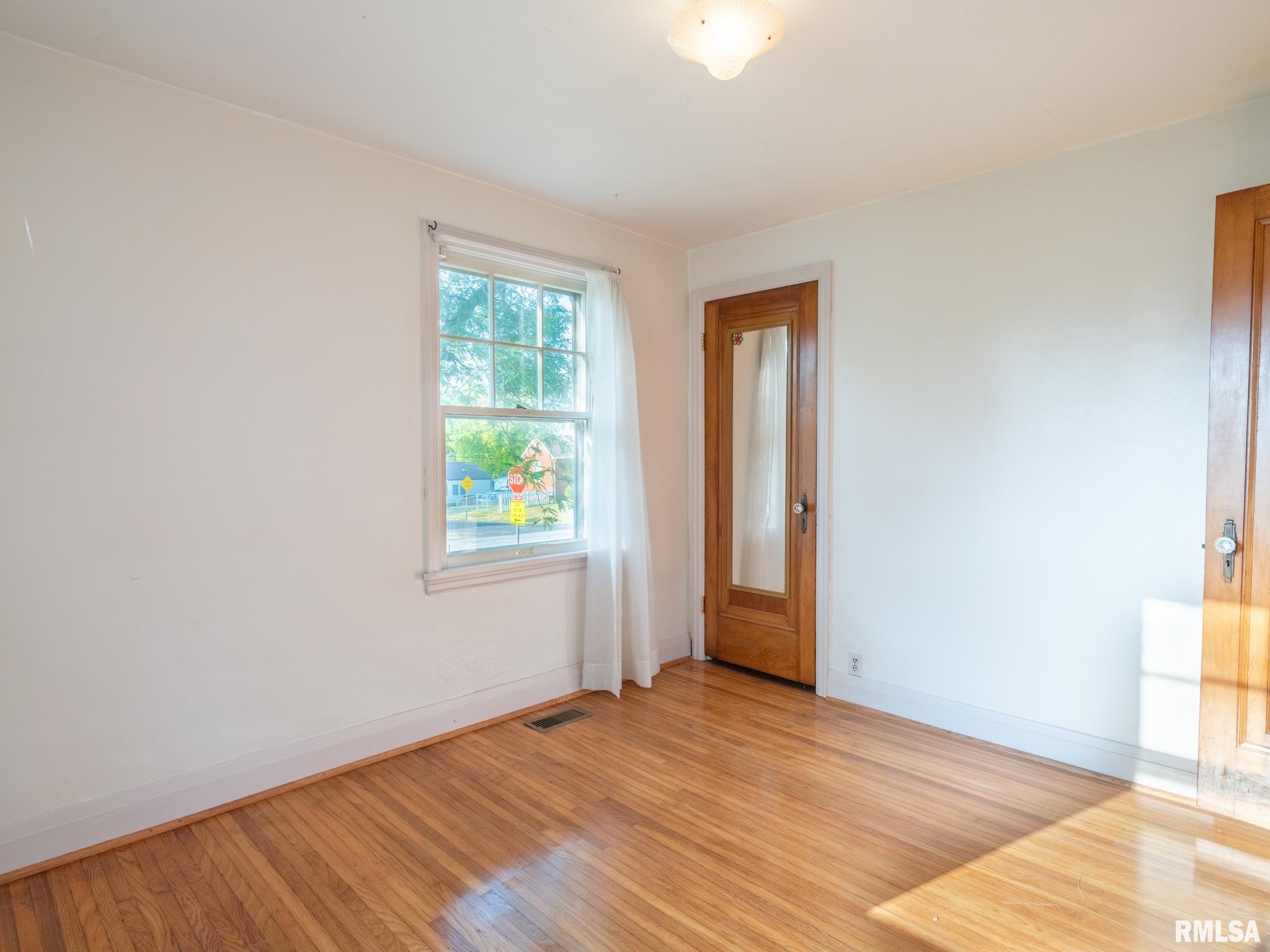 596 Roosevelt Street Creve Coeur, IL 61610 - Photo 22 of 43