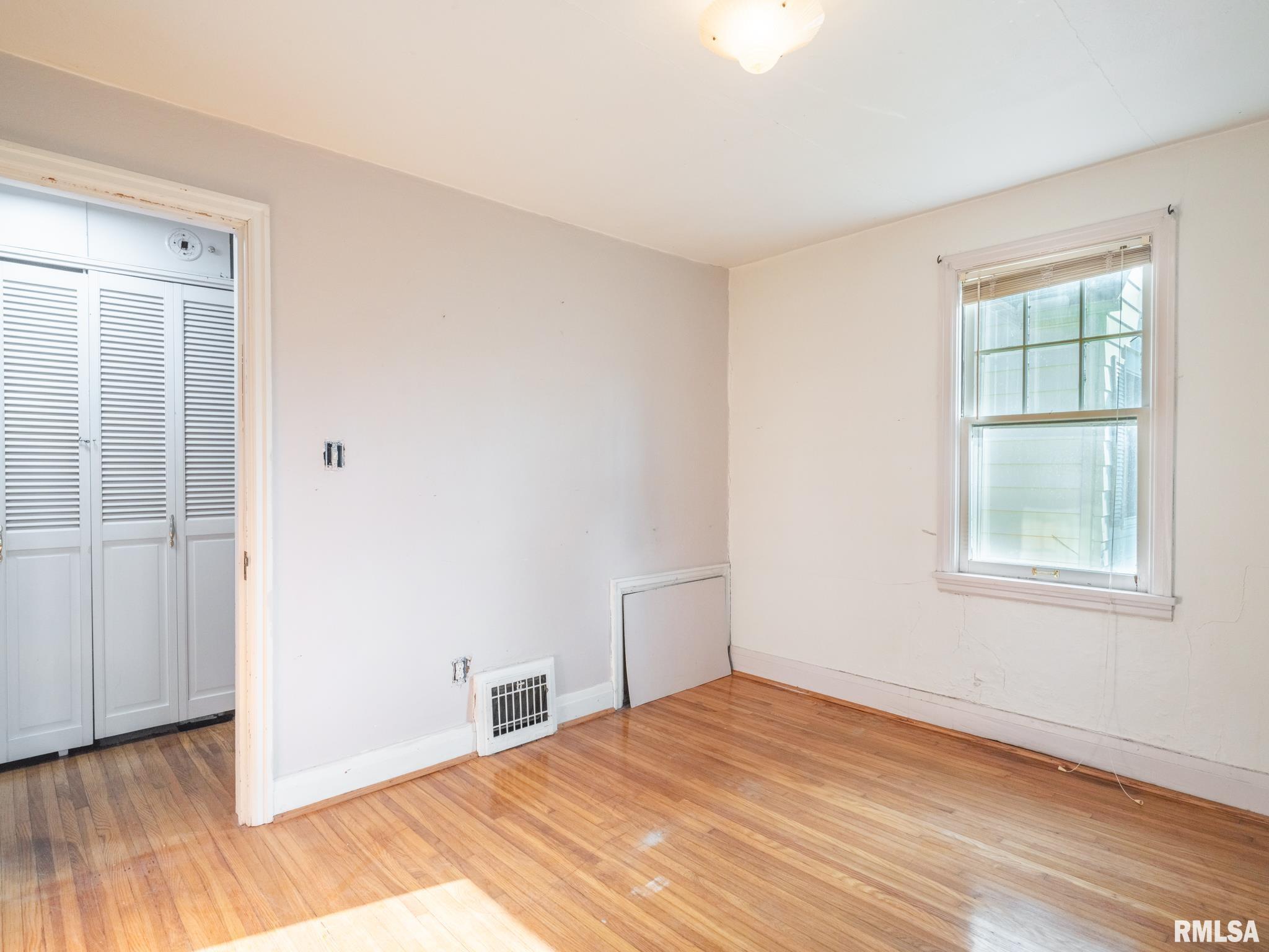 596 Roosevelt Street Creve Coeur, IL 61610 - Photo 23 of 43