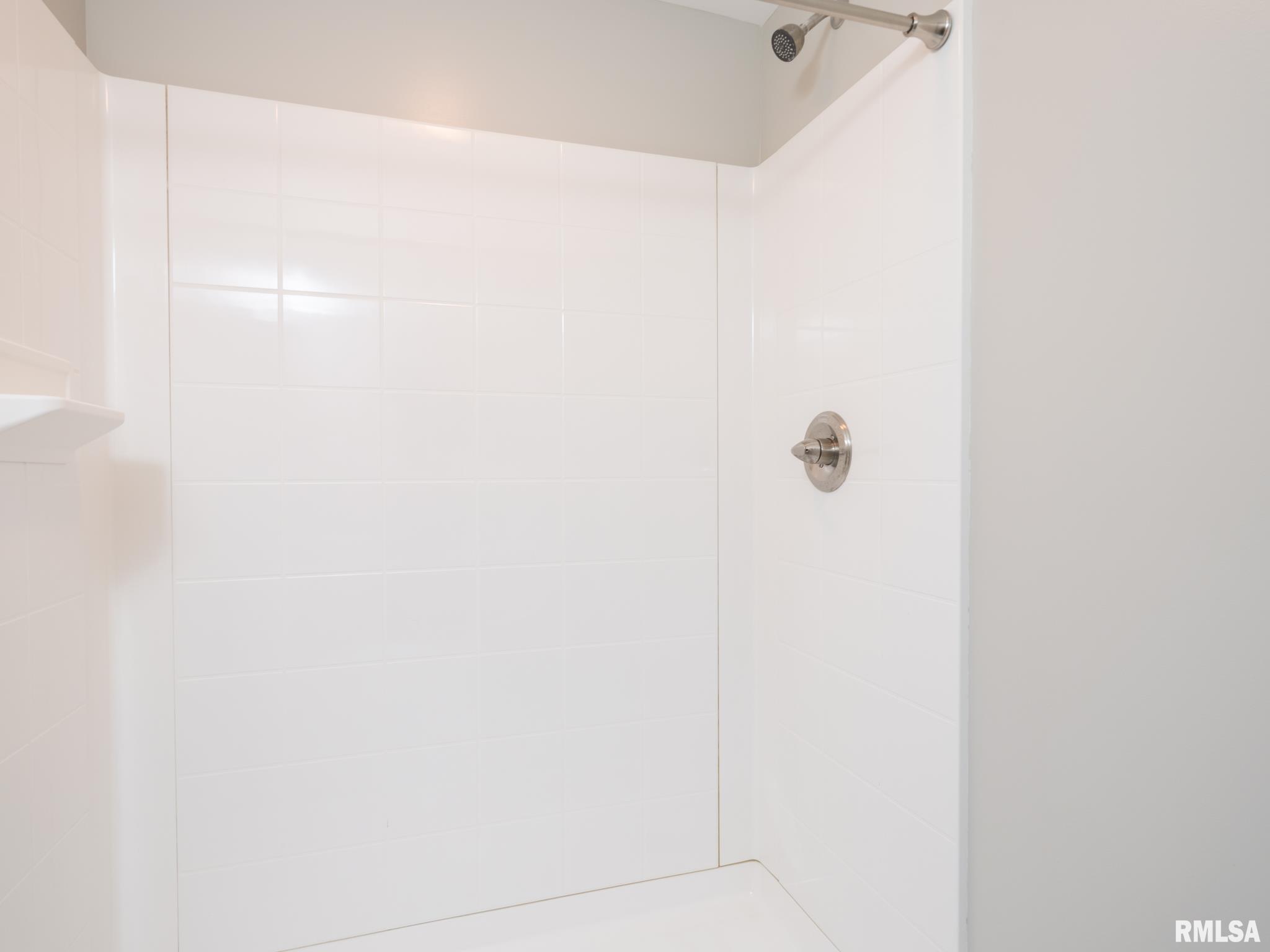 596 Roosevelt Street Creve Coeur, IL 61610 - Photo 25 of 43