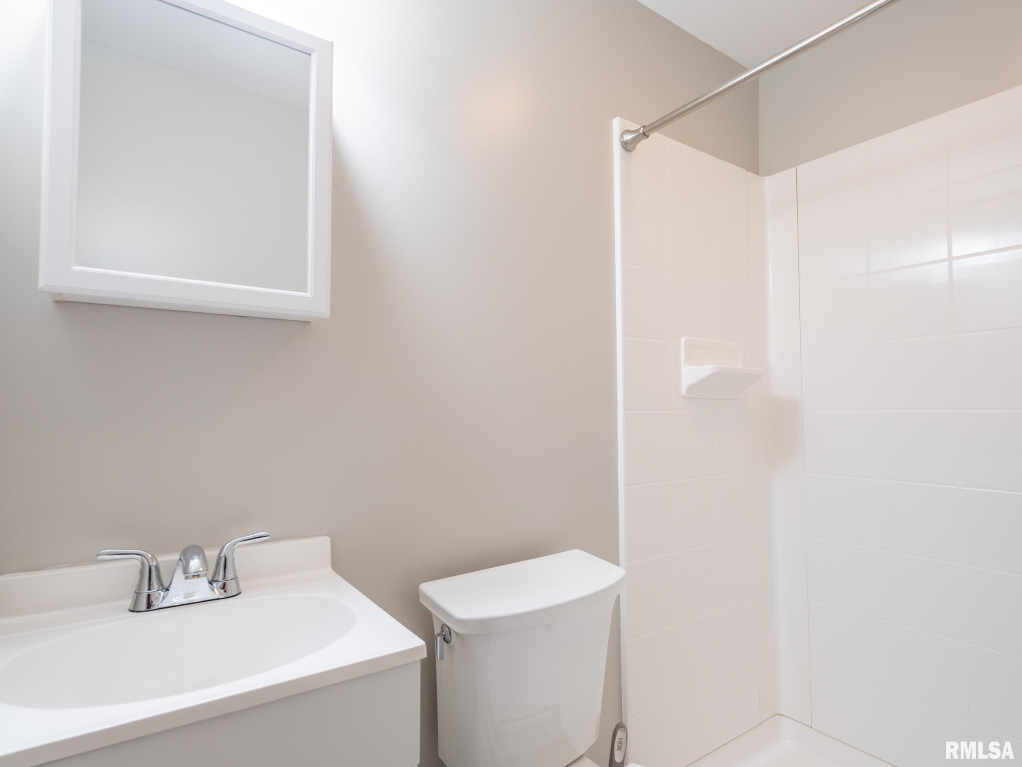 596 Roosevelt Street Creve Coeur, IL 61610 - Photo 27 of 43