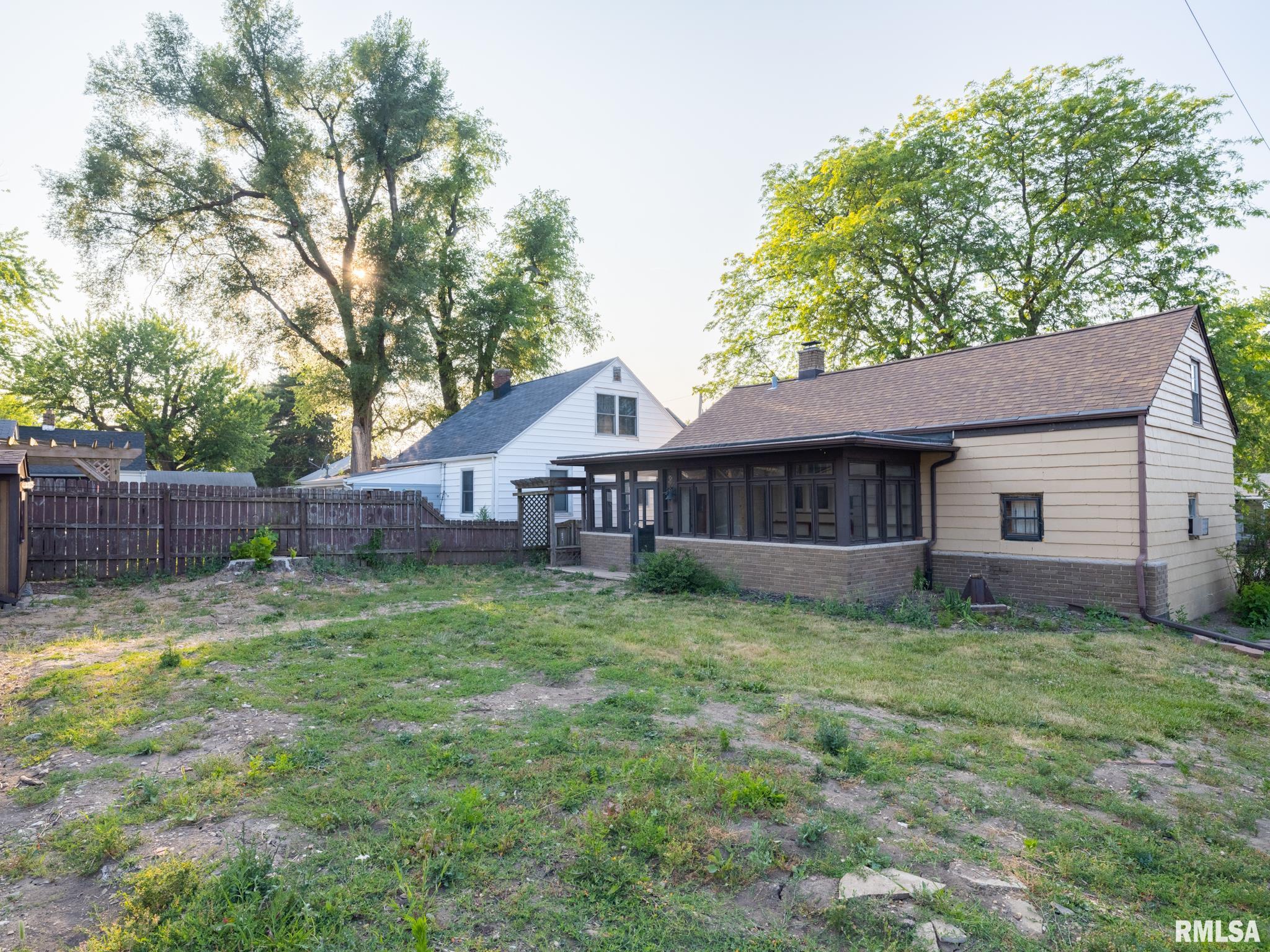 596 Roosevelt Street Creve Coeur, IL 61610 - Photo 33 of 43