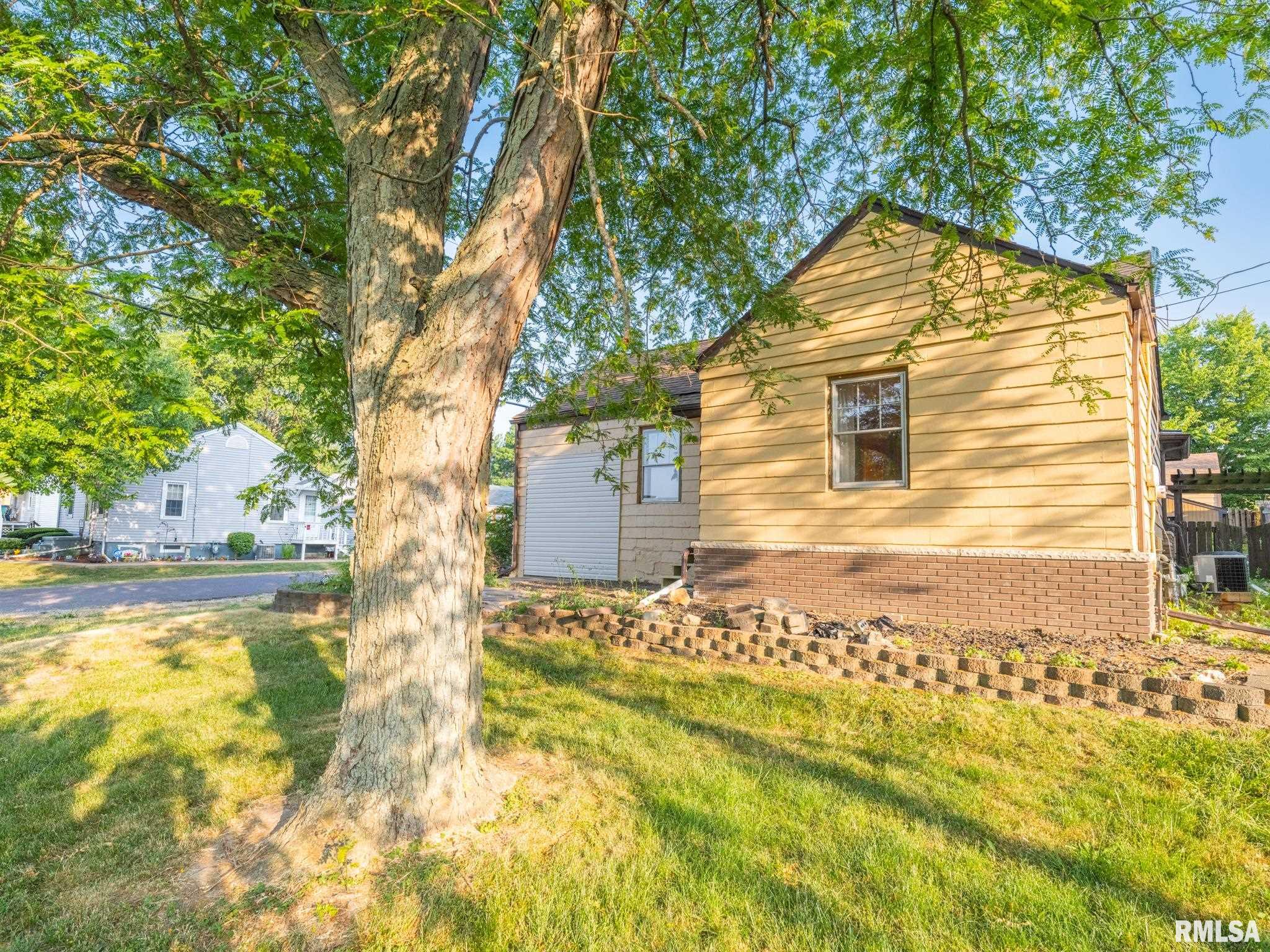 596 Roosevelt Street Creve Coeur, IL 61610 - Photo 37 of 43