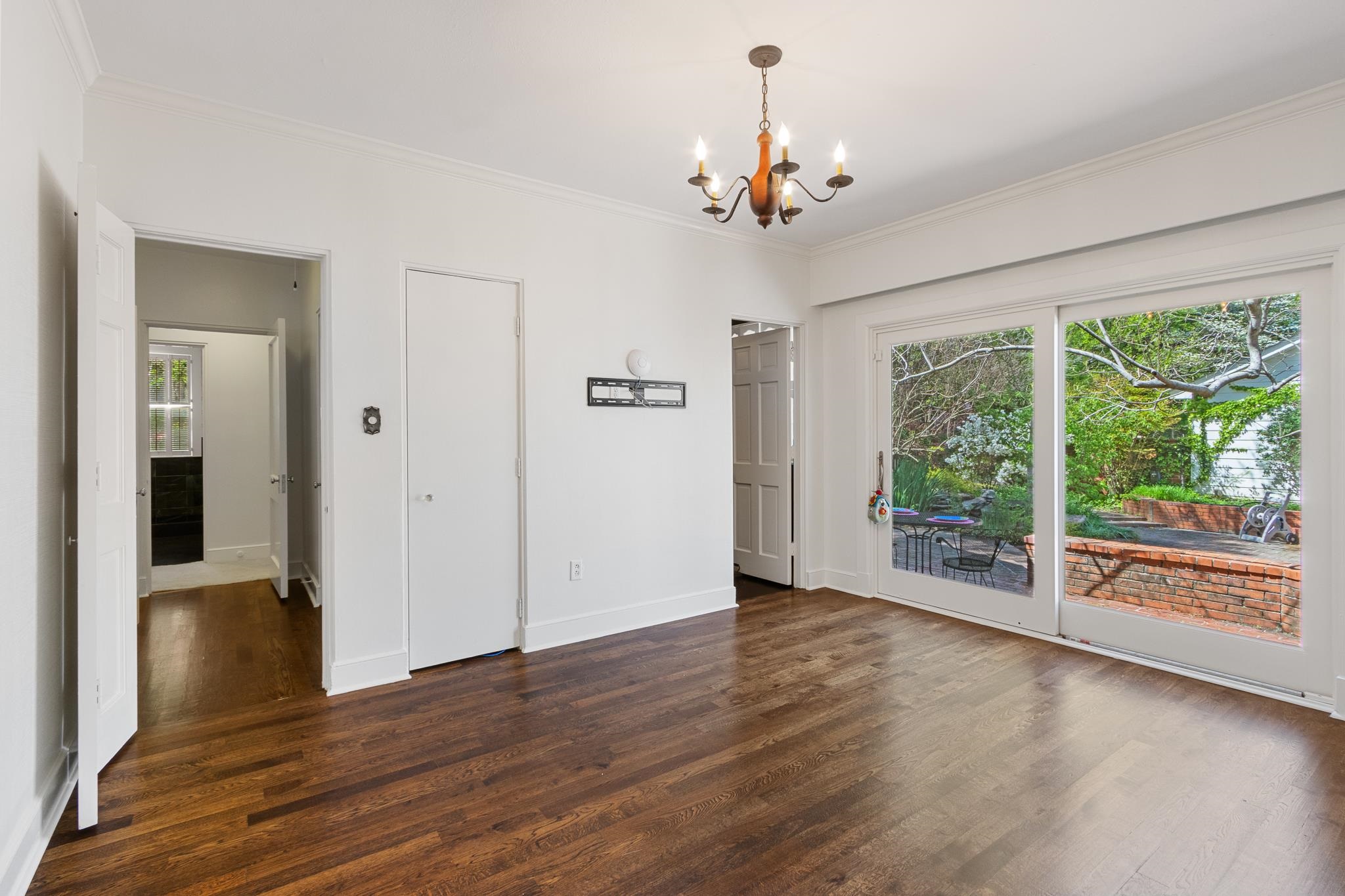 155 South Rose Road Memphis, TN 38117 - Photo 40 of 40 Also door access to Split Floor plan to Hallway Guest Rooms.