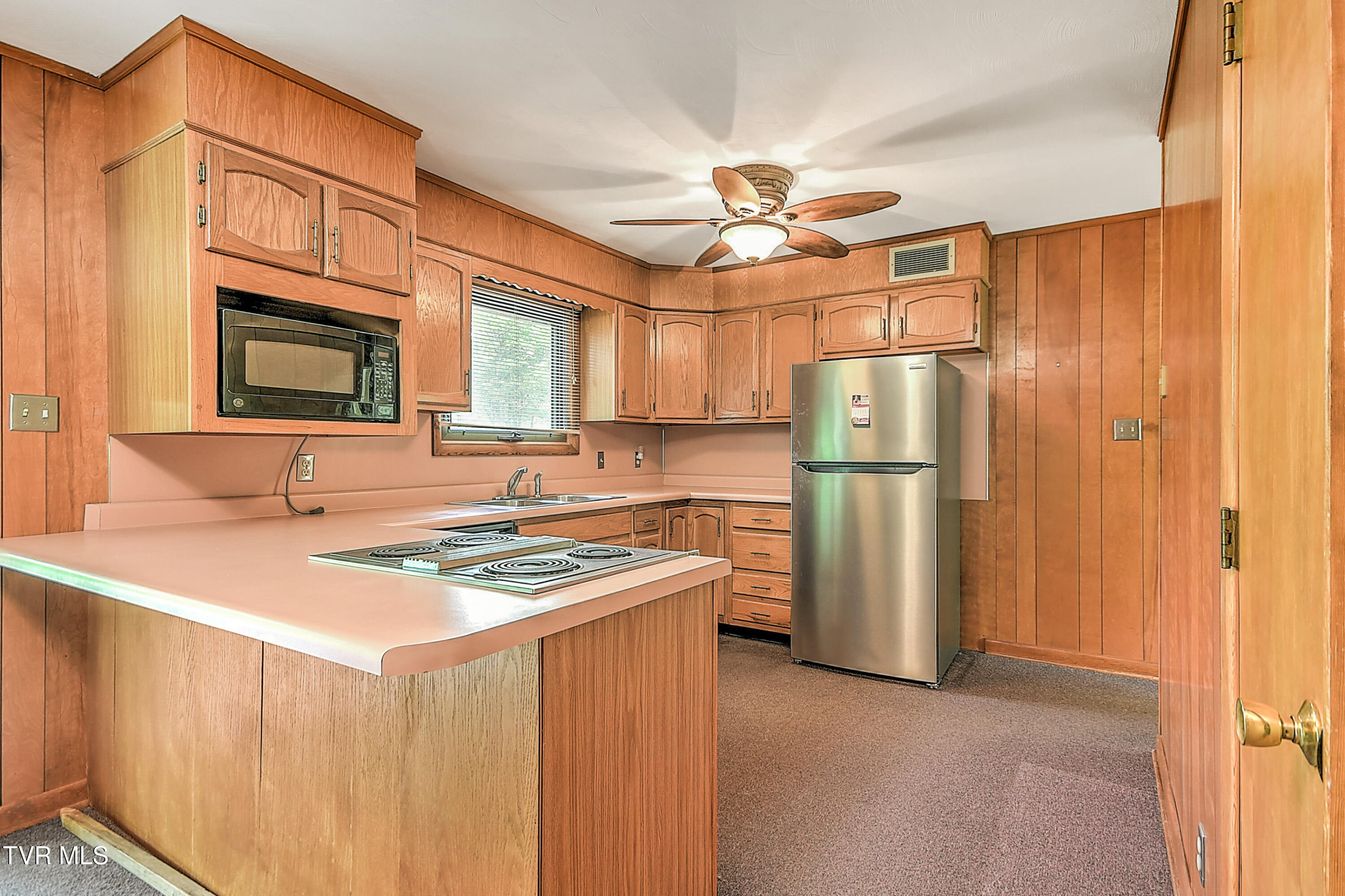 1921 Edens Ridge Road Kingsport, TN 37664 - Photo 8 of 80 1921 Edens Ridge RH-8
