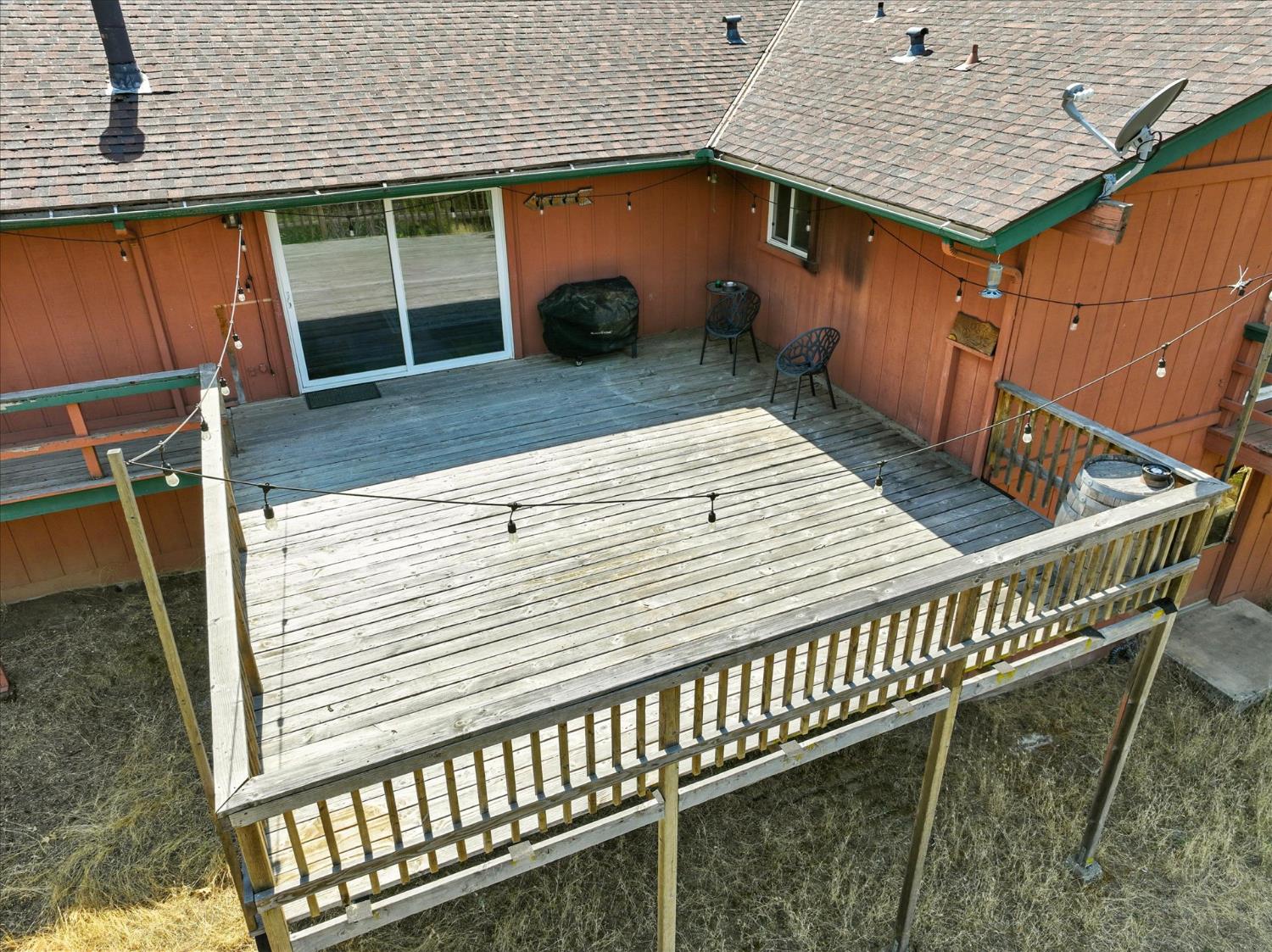 39712 Deer Ridge Drive Oakhurst, CA 93644 - Photo 16 of 40 a view of wooden deck