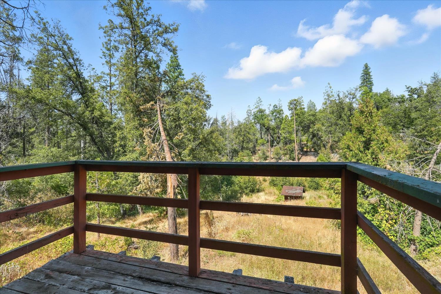 39712 Deer Ridge Drive Oakhurst, CA 93644 - Photo 17 of 40 a view of roof