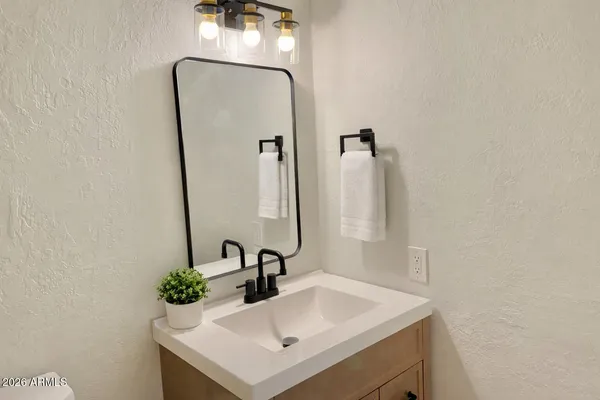 $275,000 | 10215 North 8th Street, Unit B, Phoenix, AZ 85020