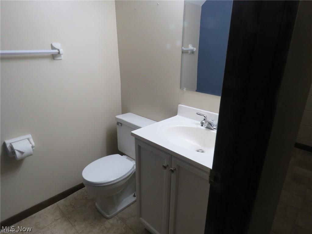 36896 Chestnut Ridge Road North Ridgeville, OH 44039 - Photo 20 of 32 Half bath on lower level.