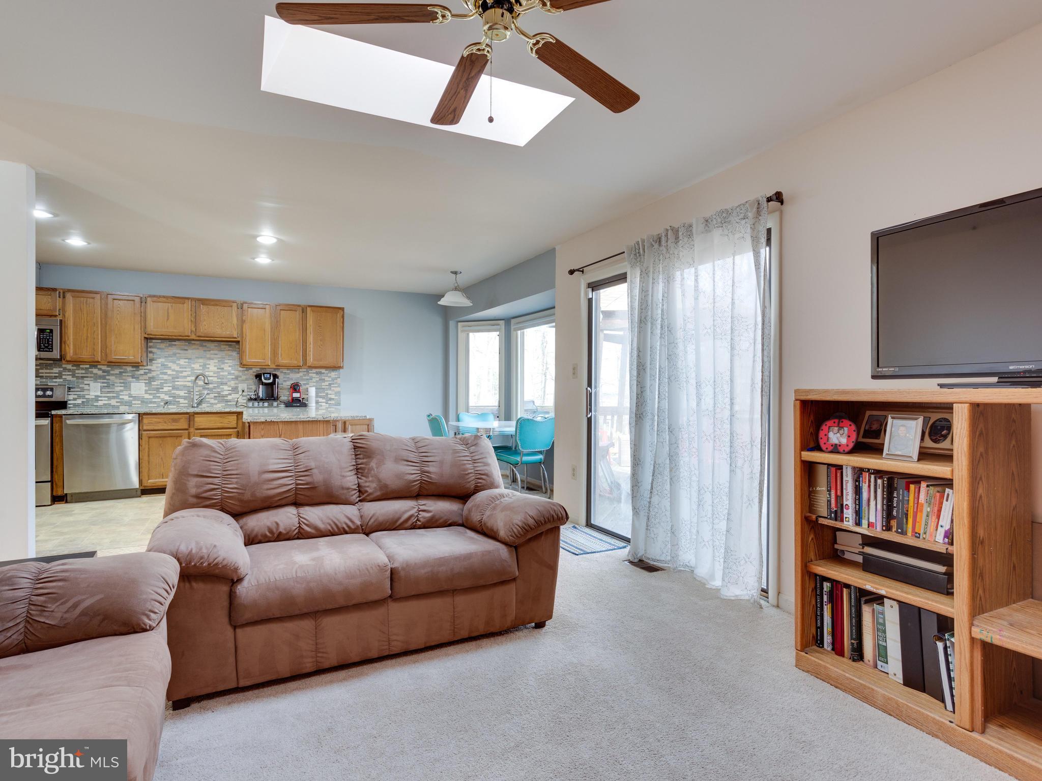 12995 Smoketown Road Woodbridge, VA 22192 - Photo 14 of 30 Family Room