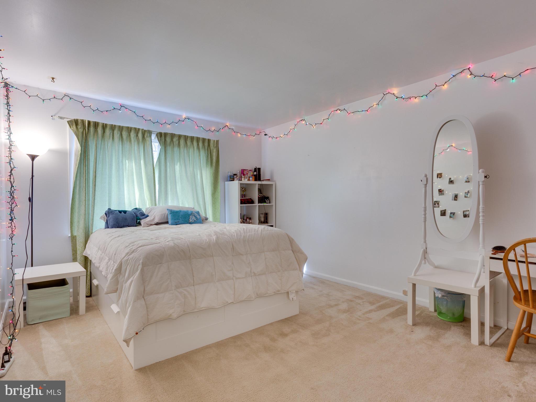 12995 Smoketown Road Woodbridge, VA 22192 - Photo 17 of 30 Bedroom
