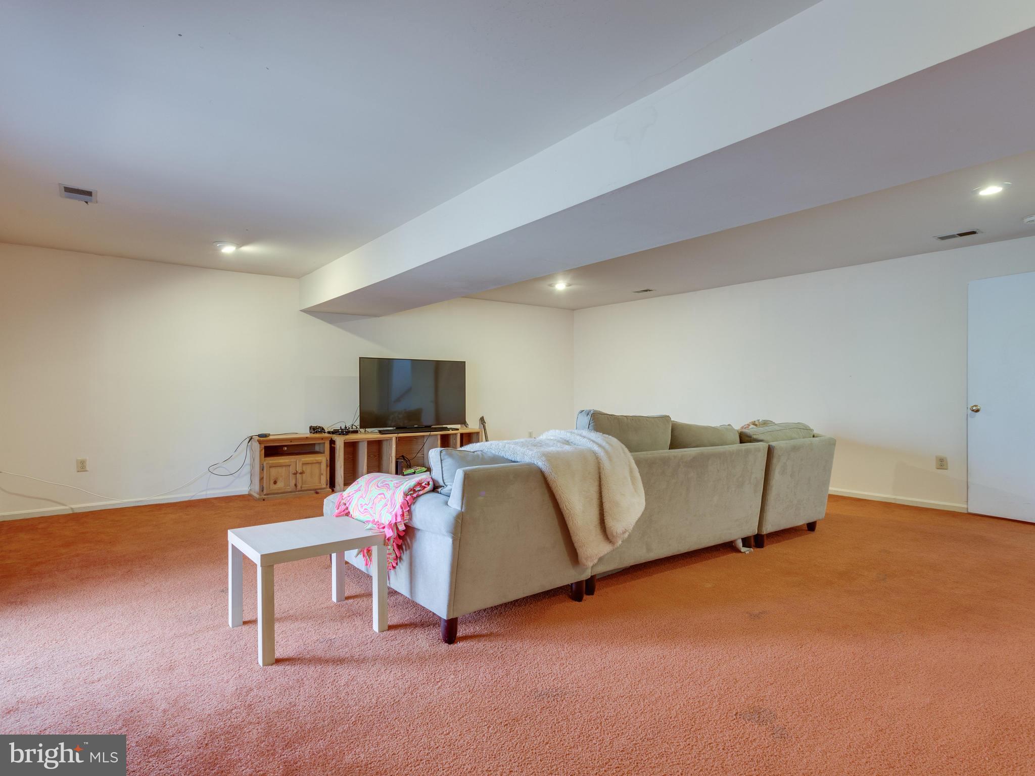 12995 Smoketown Road Woodbridge, VA 22192 - Photo 27 of 30 Basement