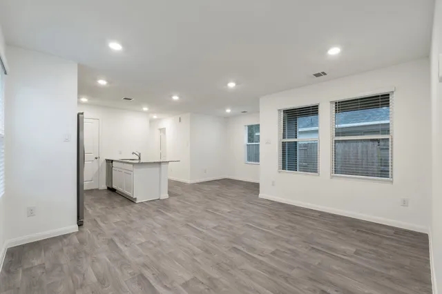 $1,400 | 12070 William Trails Circle, Willis, TX 77378