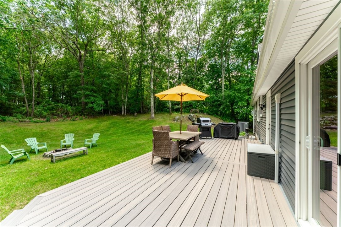 25 Hickory Lane Westerly, RI 02891 - Photo 5 of 32