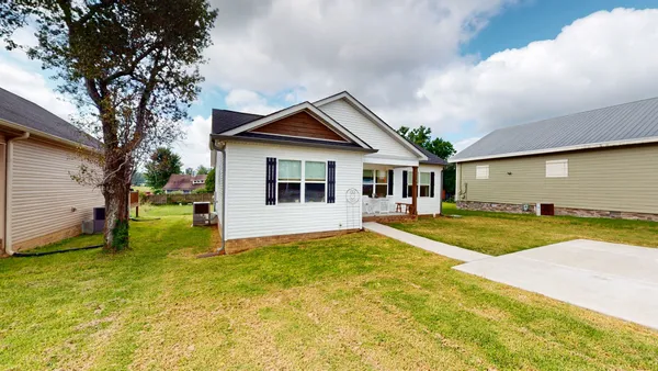 $308,900 | 594 Main Street, Burns, TN 37029