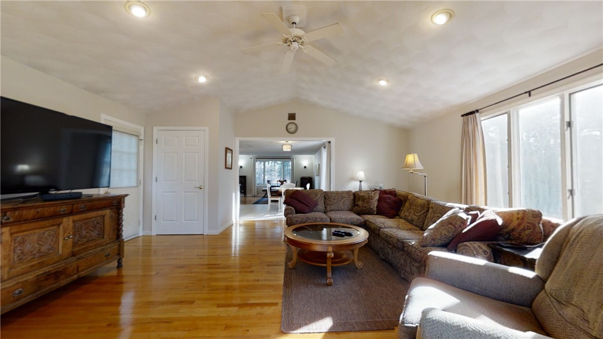 180 Shady Valley Road Coventry, RI 02816 - Photo 10 of 38