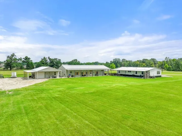 $689,988 | 8642 South Fm 779, Alba, TX 75410