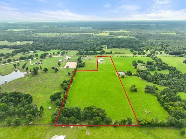 $689,988 | 8642 South Fm 779, Alba, TX 75410