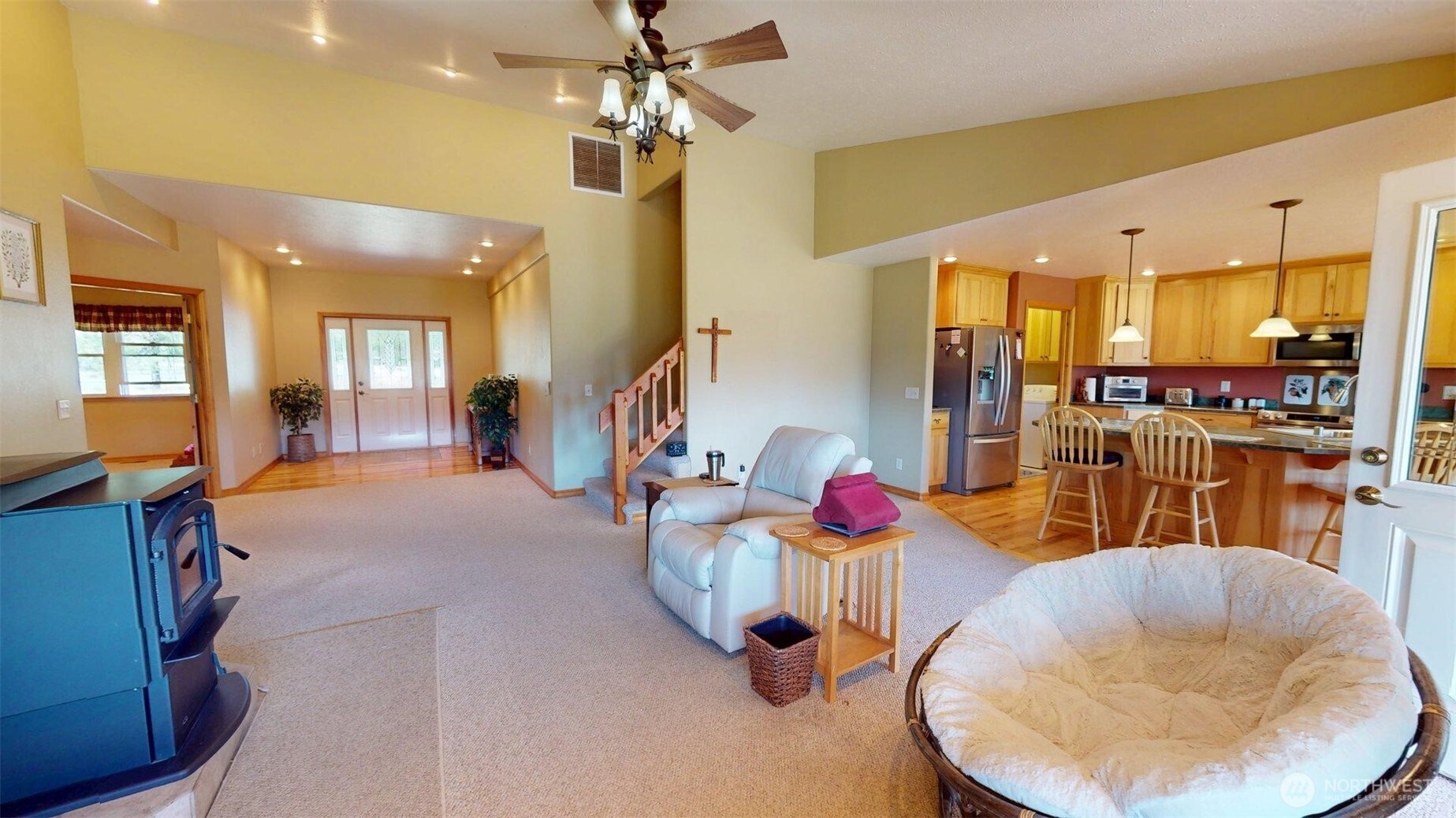 37 No. Name Road Tonasket, WA 98855 - Photo 5 of 33 a room with gym equipment
