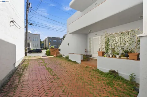 $1,700,000 | 1682 Oxford Street, Berkeley, CA 94709