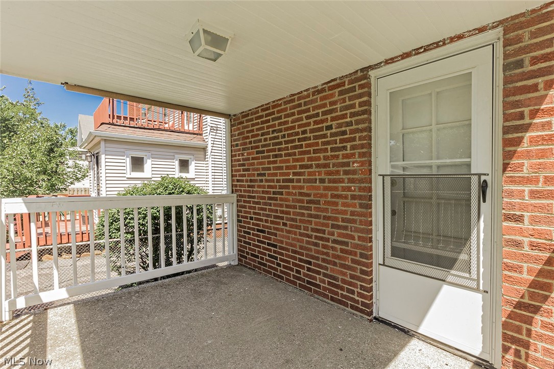 3266 Yorkshire Road Cleveland, OH 44118 - Photo 7 of 34