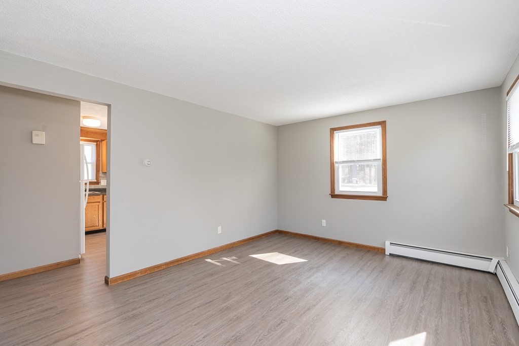 396-398 Fernbank Road Springfield, MA 01129 - Photo 5 of 24 Gallery Image 5