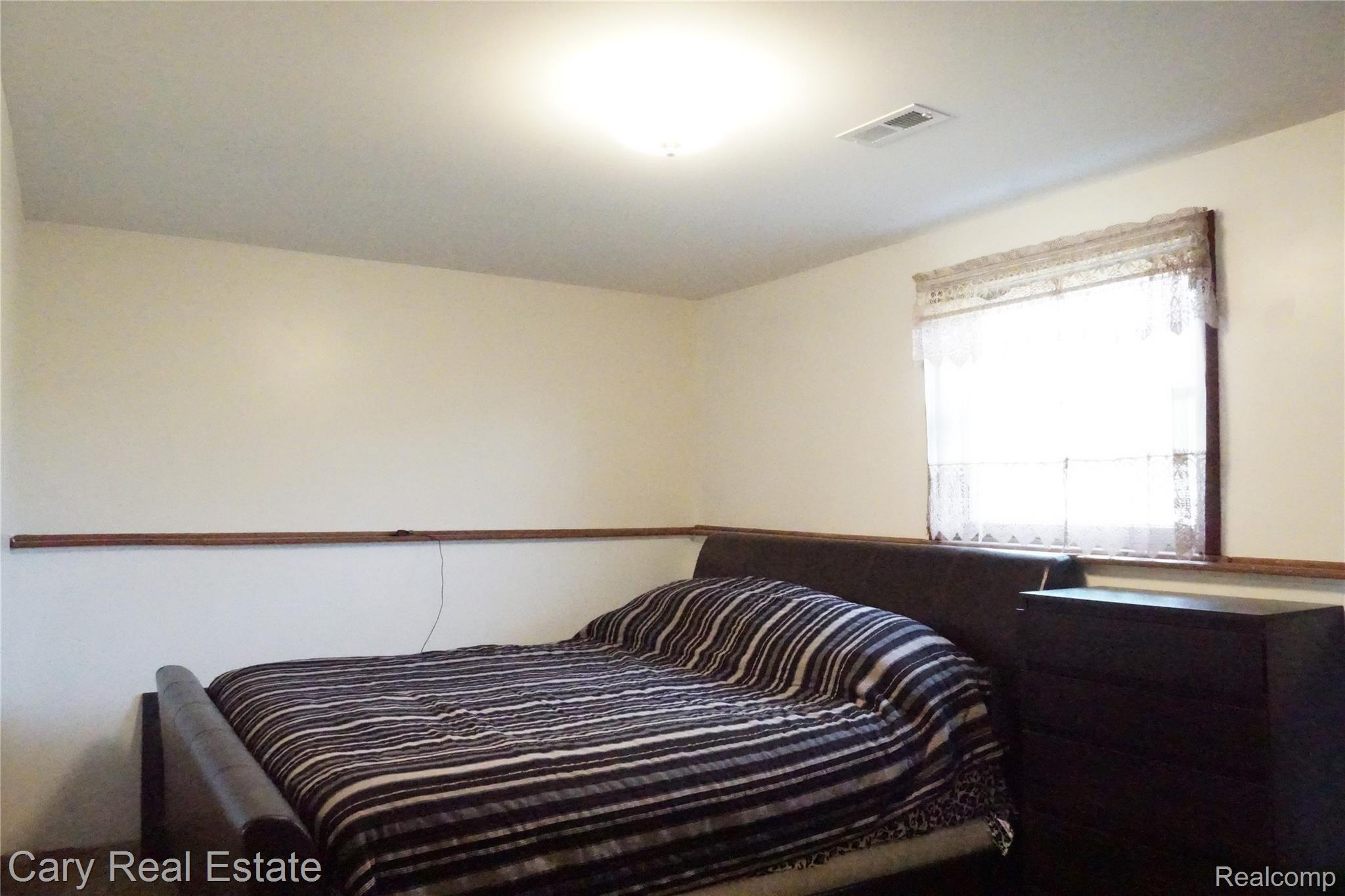 9340 Baldwin Road Gaines, MI 48436 - Photo 28 of 40 Bedroom 4