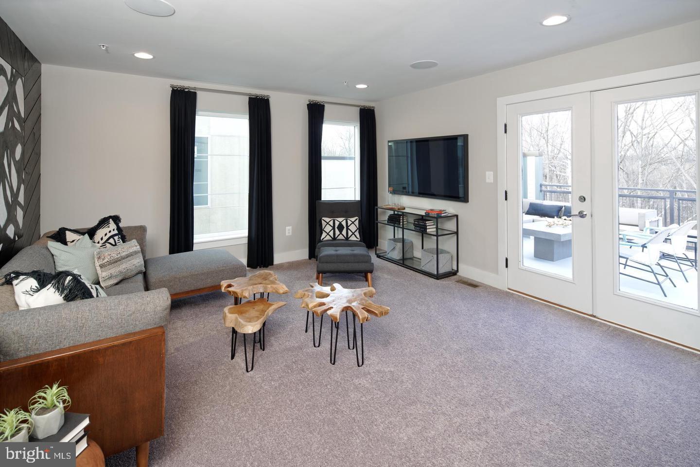 2860 Lowen Valley Road Alexandria, VA 22303 - Photo 22 of 30 Gallery Image 22