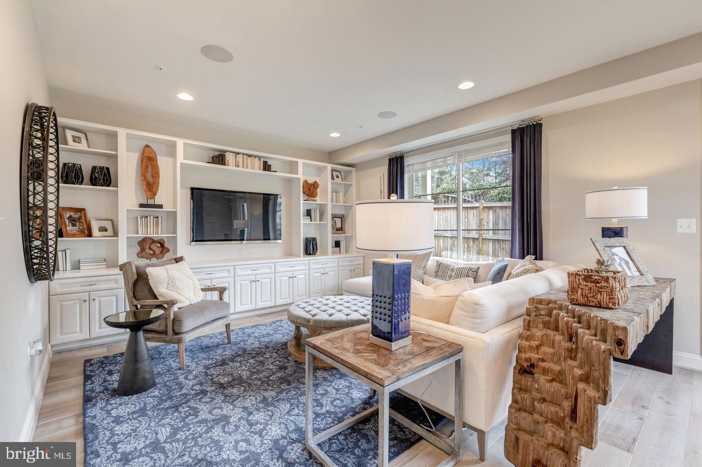 2860 Lowen Valley Road Alexandria, VA 22303 - Photo 7 of 30 Gallery Image 7