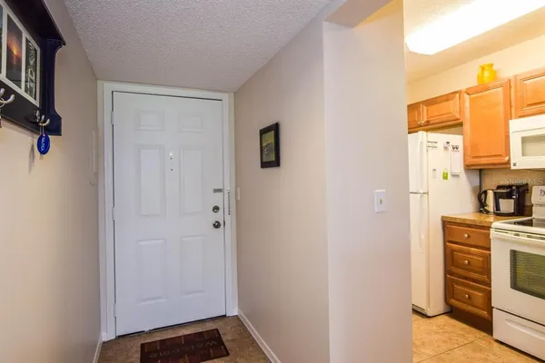 $225,000 | 408 Cerromar Circle South, Unit 236, Venice, FL 34293