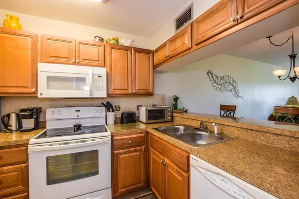 $225,000 | 408 Cerromar Circle South, Unit 236, Venice, FL 34293