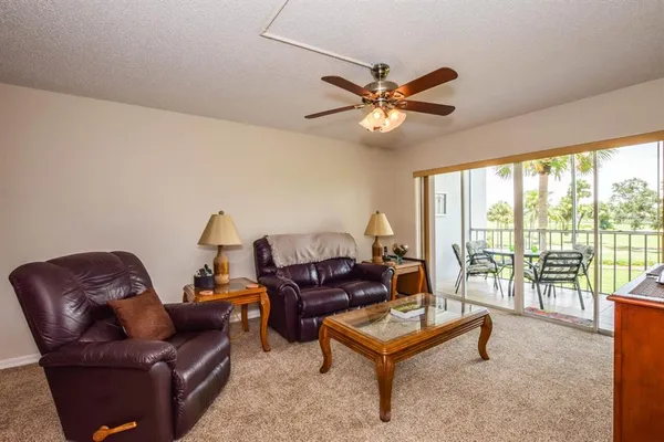 $225,000 | 408 Cerromar Circle South, Unit 236, Venice, FL 34293