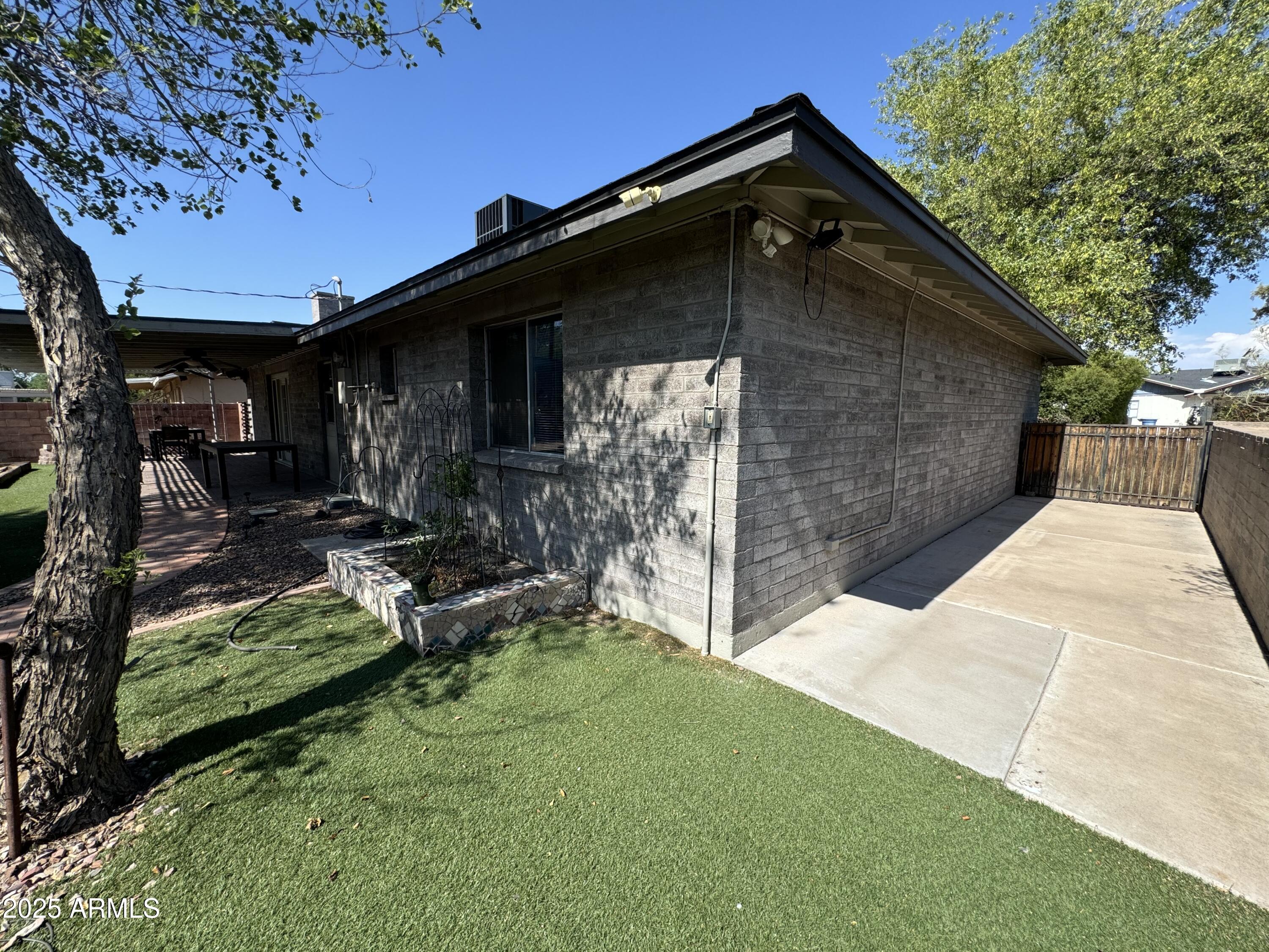2520 South Terrace Road Tempe, AZ 85282 - Photo 18 of 33 IMG_8337
