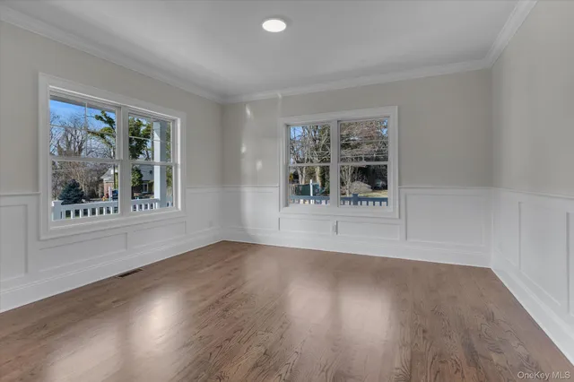 $1,399,000 | 44 North Woodhull Road, Huntington, NY 11743